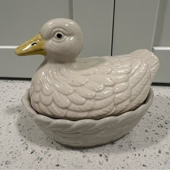 Other - VINTAGE Ceramic Cream Duck on Nest White Woven Basket Japan Country Farm